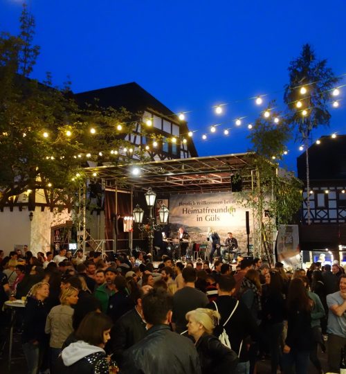 Tanzvorführung auf dem Blütenfest in Koblenz Güls
