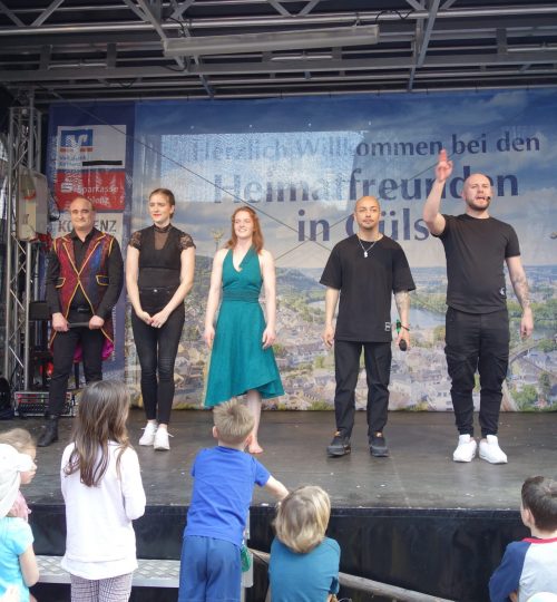 Lokale Handwerkskunst auf dem Blütenfest in Koblenz Güls