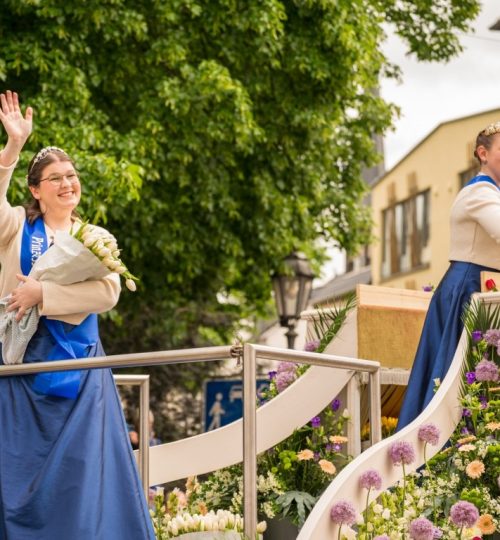 BlütenfestMajestäten1 (Mittel)