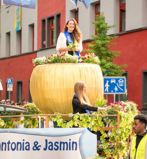 BlütenfestMajestäten2 (Mittel)